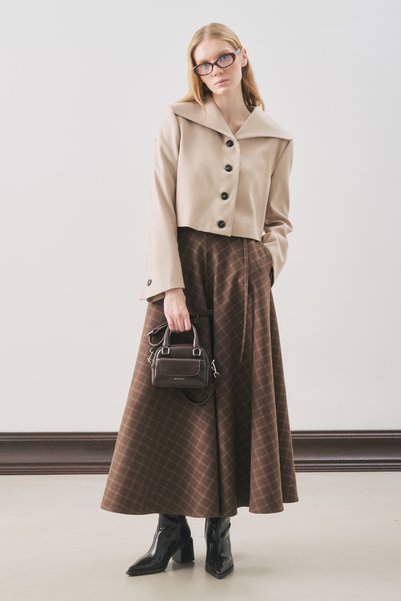 Loren Short Wide Collar Jacket Beige