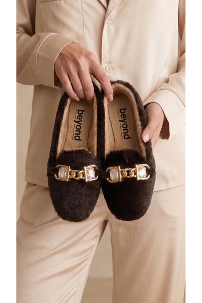 Women's Bitter Brown Plush House Slippers with Stone Accessories BYNDVT02
