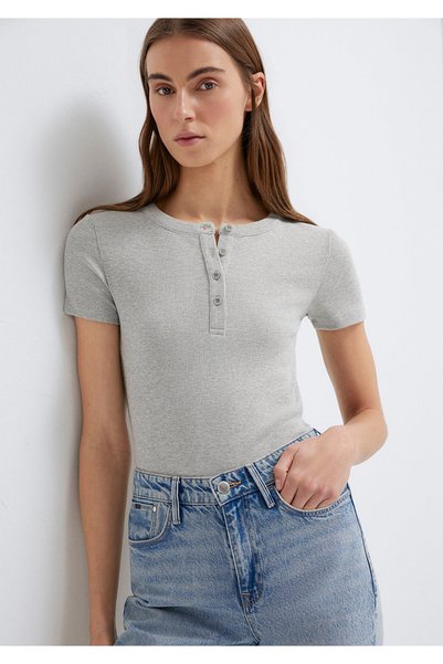 Half Buttoned Gray Basic T-Shirt Fitted / Bodycon Cut 1613806-83096