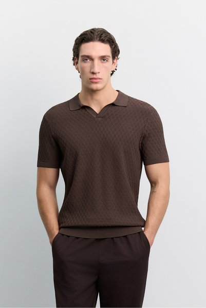 Men's Coffee Buttonless Polo Collar Full Jacquard Short Sleeve Regular Fit Sweater A62Y5060