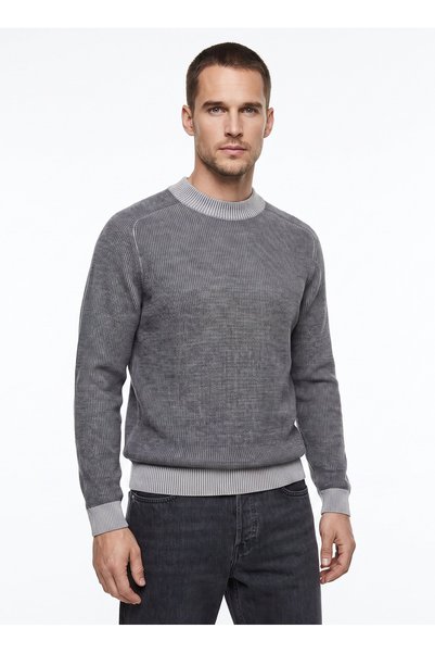 Сив машки џемпер со тркалезен израз, slim fit, ребраст F6WM-KZK 2027