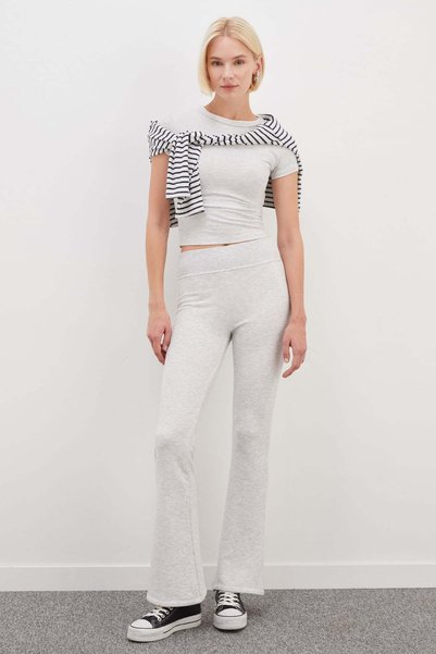 3 Threaded Non-Threaded Elastic Waist Flare Leggings