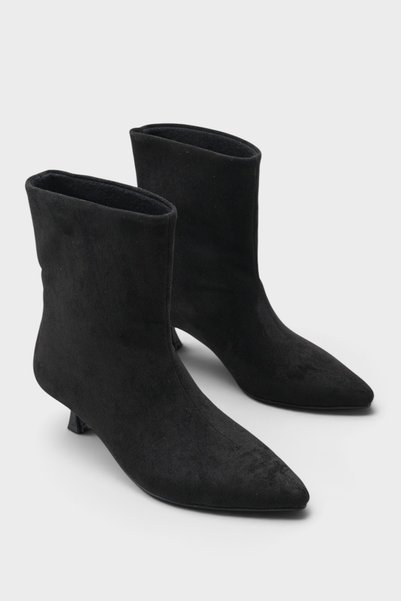 Viola Pointed Toe Women's Pull-On Boots