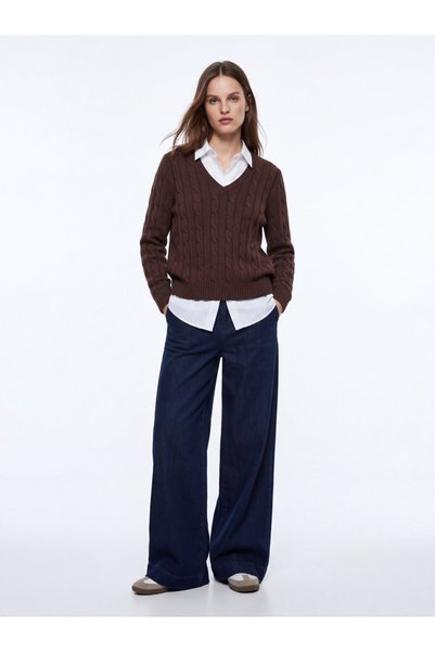 Slim Fit V-Neck Knitwear Brown Sweater