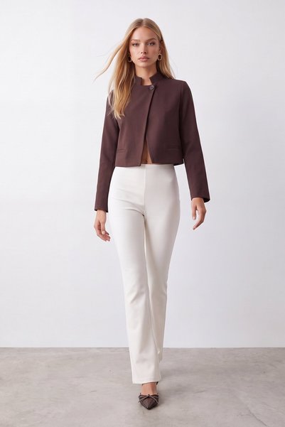 Buttoned crop jacket