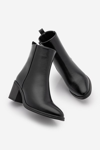 Women's Heeled Boots Pointed Toe Zippered Cerin Black