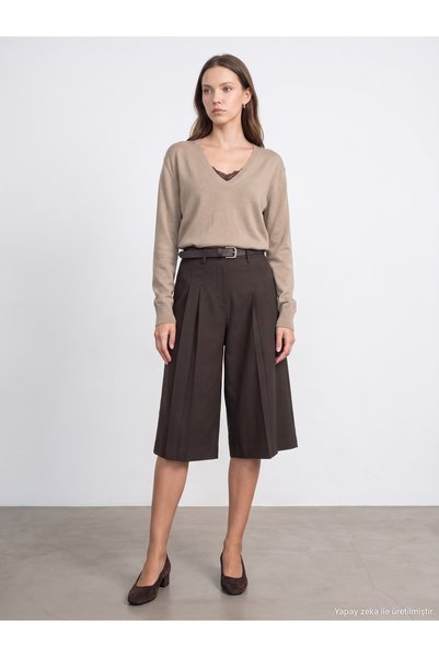 72828 Belted Pleated Bermuda