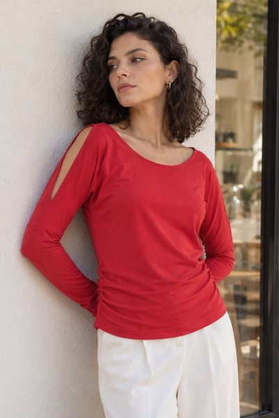 Women's Red Shoulder Slit Detailed Side Gathered Long Sleeve Blouse Arm-27K001019