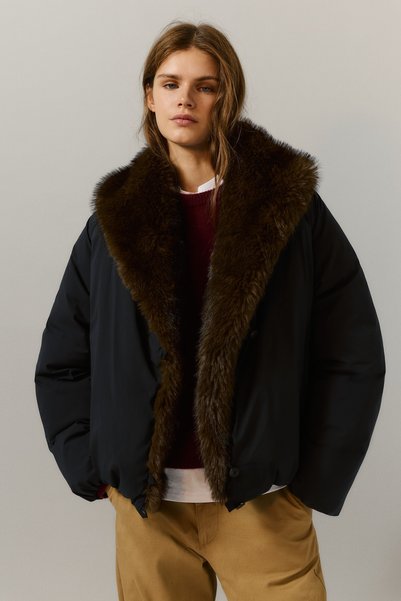 Puffer jacket with faux fur collar
