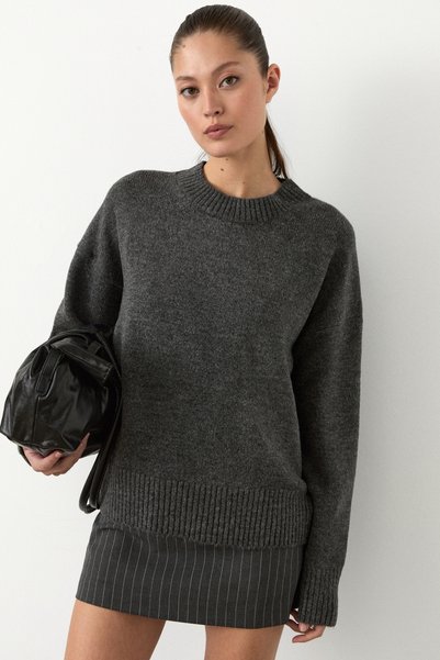 Nanna women's oversized fit soft cashmere-feel crew neck chunky knit anthracite melange sweater