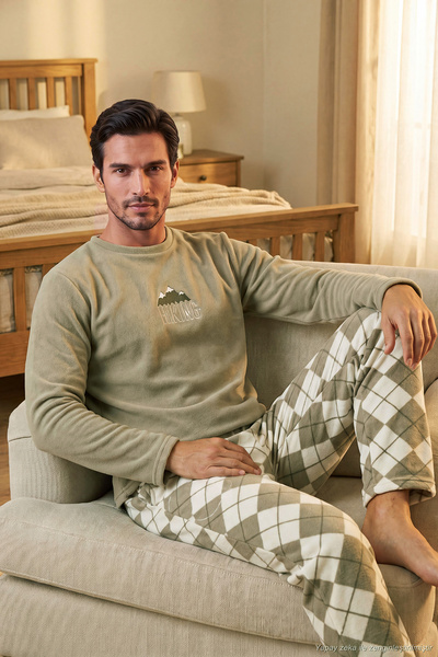 Plaid Crew Neck Soft Textured Fleece Pajama Set Men's Pajama Set 6097064