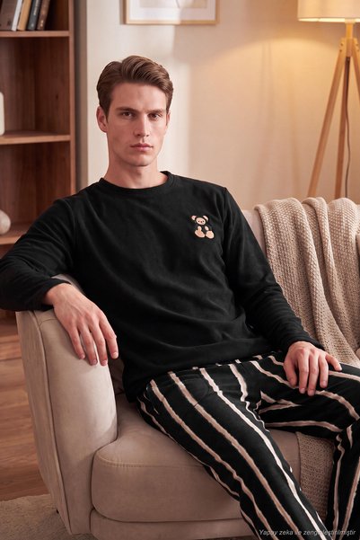 Embroidered Striped Crew Neck Soft Textured Fleece Pajama Set Men's Pajama Set 6097043