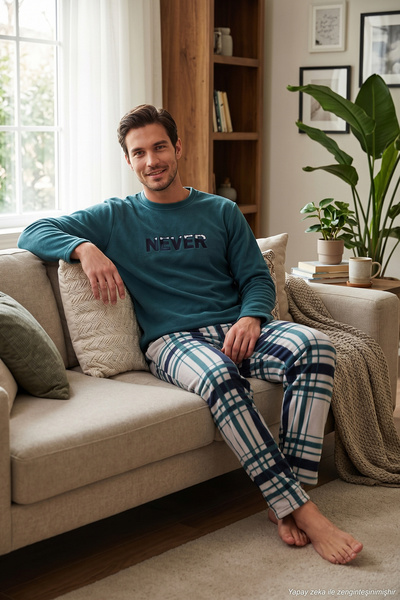 Striped Soft Textured Crew Neck Fleece Pajama Set Men's Pajama Set 6097066
