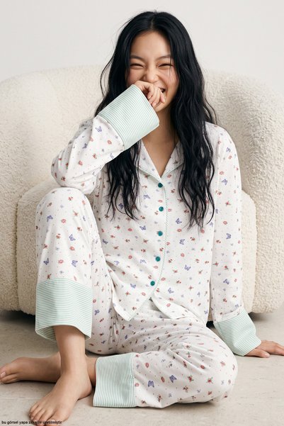 Ecru Floral Butterfly Patterned Soft Tuşe Winter Buttoned Ribbed Knitted Pajama Set 8082