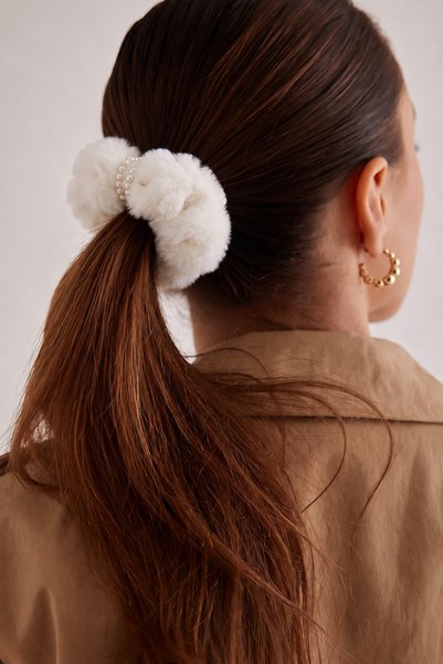 Pearl Detailed Plush Rubber Buckle White