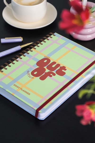 2027 Year Daily Spiral Agenda 16X24 cm - 12 Months