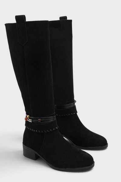 Simone Hand-Knitted Women's Boots with Wooden Accessories