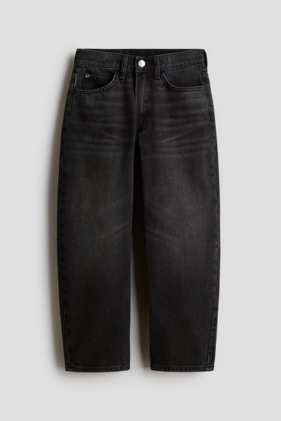 Loose Fit Tapered Jeans