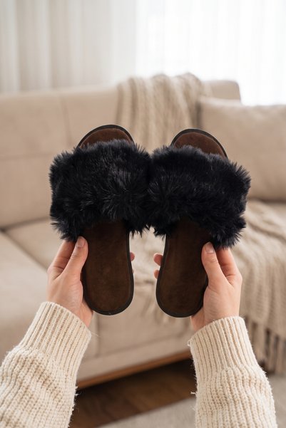 Women's Black Plush Furry Detailed Casual Flat Slippers