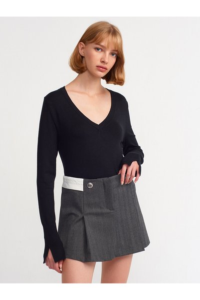10427 V Neck Slit Sweater