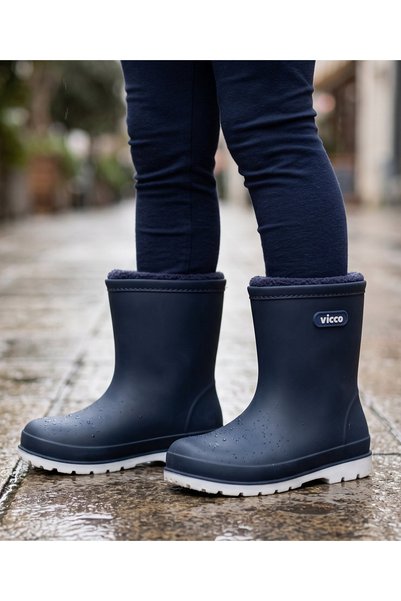 Fur-lined, cold and water-resistant anatomical sole kids' boots - available in multiple colors