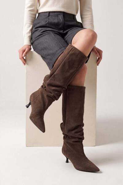 Women's Pointed Toe Gathered Suede Look Thin Heeled Casual Boots Heslin Brown Suede