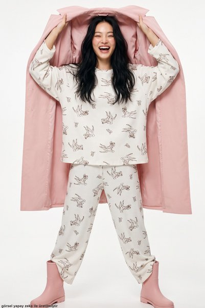 Ecru Gazelle-Print Soft-Touch Corded Fabric Winter Knit Cotton Pajama Set 8100