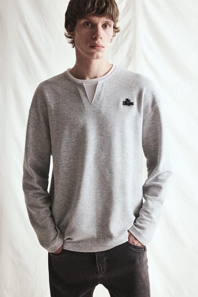 Boxy Fit Notched Detail Crew Neck Printed Sweatshirt H9870Ax26Wn