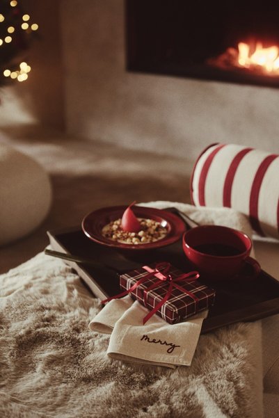 4-Piece Napkin Set with Detailed Embroidery