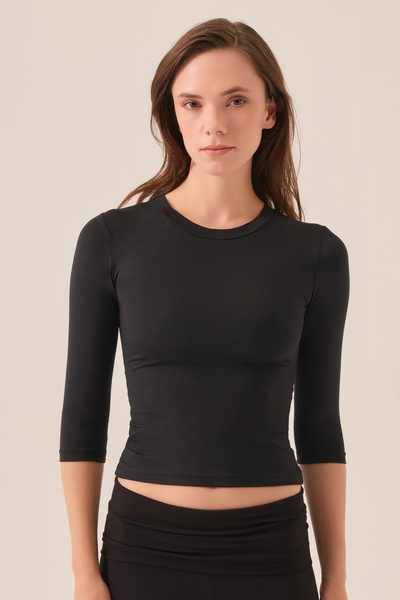 Black Fitted Short-Sleeved Blouse (Half-Sleeve)