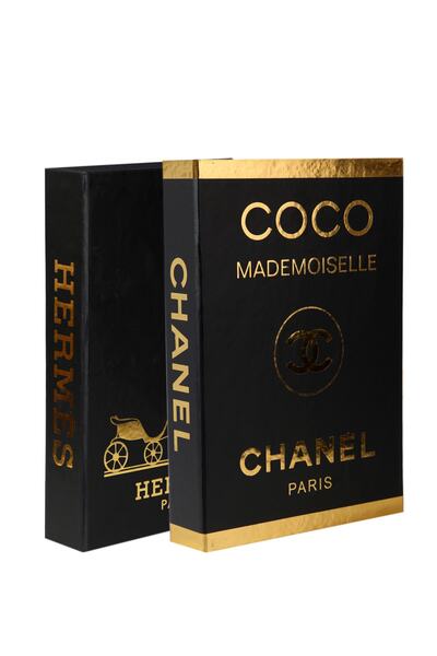 Сет од 2 декоративни кутии во форма на книга Coco & Hermes црно-златни