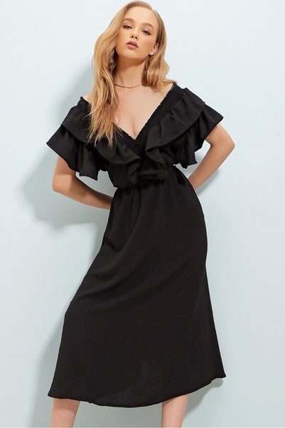 Black Mid-Length Woven Dress with Gipeli Collar and Flounced Waist Belt Alc-X8559