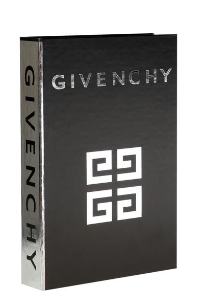 Gıvench црна сребрена декоративна кутија во форма на книга
