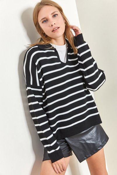 Women's Black and White Polo Collar Striped Oversize Knitwear Sweater 20223262