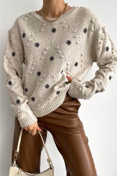 Women's Beige Standard Size Embroidered Oversize Knit Sweater