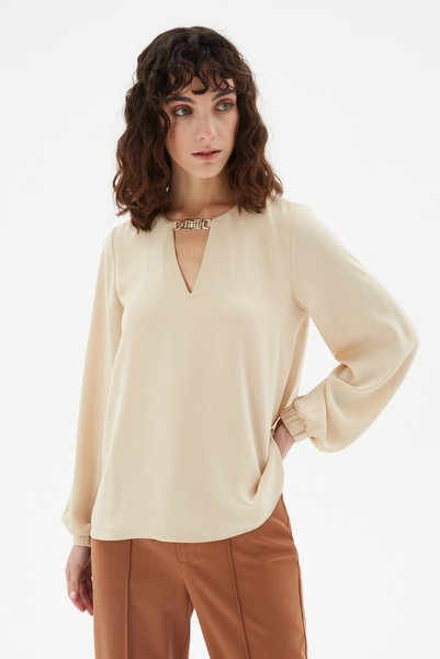 Accessory Detailed Blouse