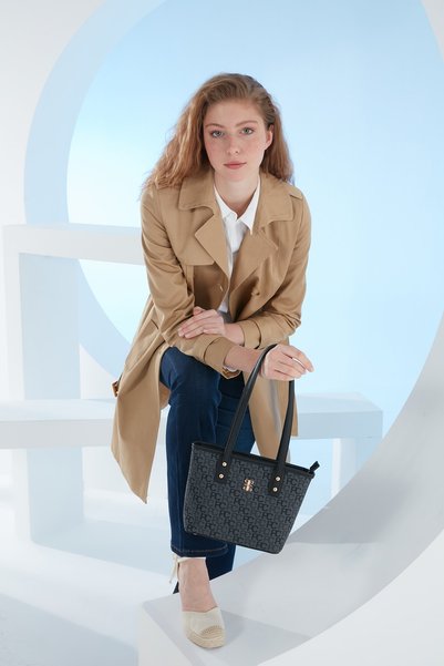 Anthracite Tram Alphabet Women's Shoulder Bag 05Po23Y1715