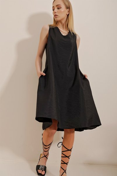 Women's Black V-Neck Double Pocket Aerobin Woven Dress ALC-X10341