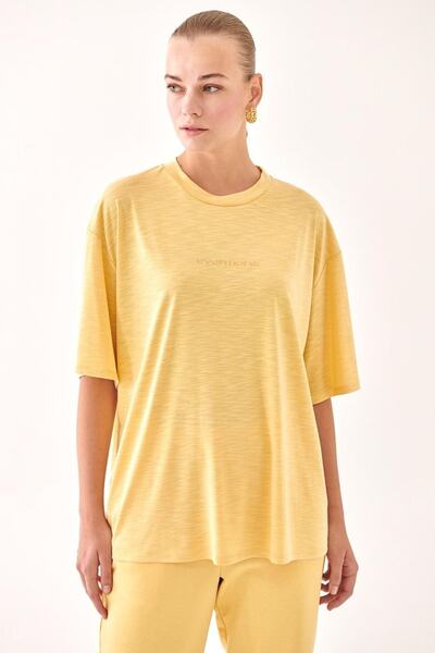 Billys Comfortable Crew Neck Standard Size Yellow Color Women's T-Shirt