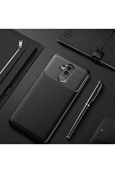 Футрола за Huawei Mate 20 Lite со карбонски дизајн, одлично сечење, црна маска