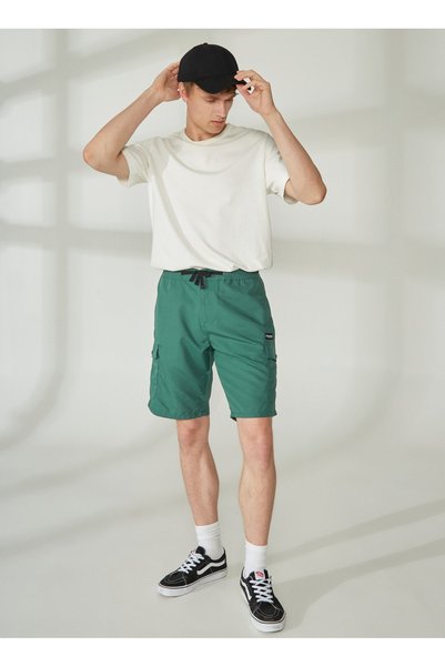 Discovery Expedition Green Men's Cargo Shorts Megas