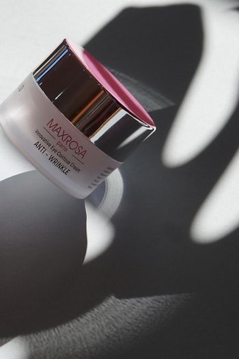 Maxrosa Kirisiklik Giderici Goz Cevresi Bakim Kremi 25 Ml Fiyati Yorumlari Trendyol