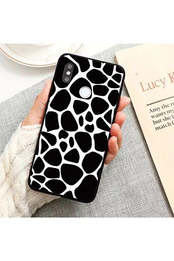 huawei p20 lite inek desenli siyah beyaz kilif