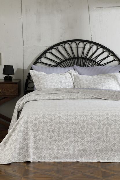 English Home Artdeco Jakarli King Size Yatak Ortusu Takimi 260x280 Cm Gri Trendyol 60 x 80 cm (2 adet). english home artdeco jakarli king size