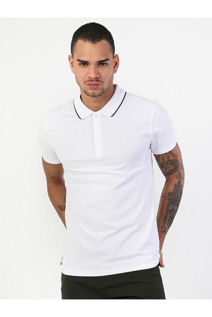 Colin S Erkek Dar Kesim Dugme Detayli Beyaz Kisa Kol T Shirt Cl1048677 Trendyol