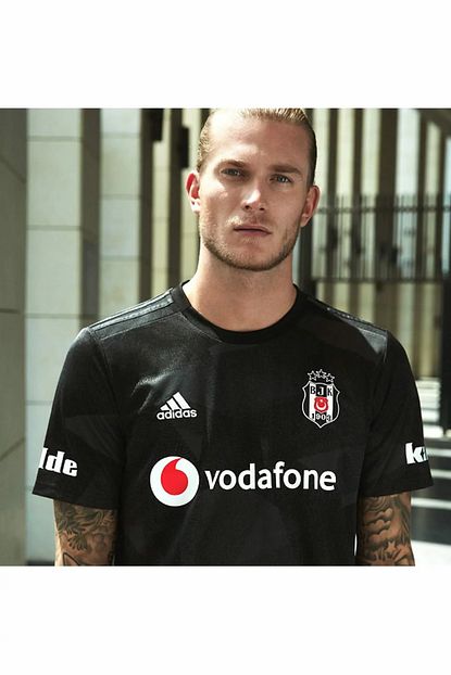 Besiktas Erkek Siyah Deplasman Mac Fomasi Trendyol