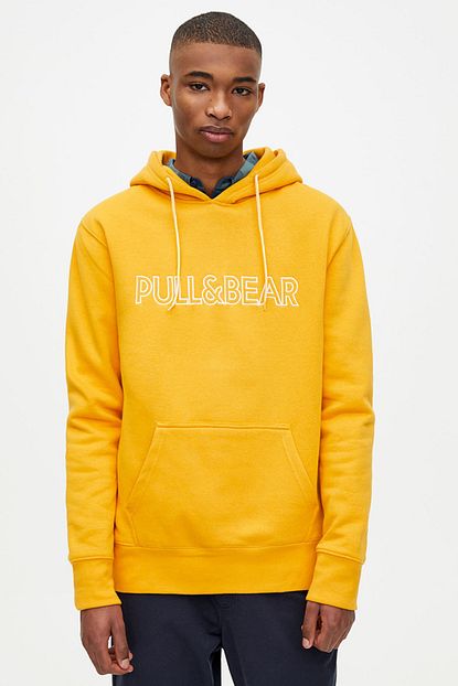 Pull Bear Erkek Hardal Rengi Pull Bear Logolu Ve Kapusonlu Sweatshirt 09595500 Trendyol