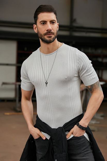 Sateen Men Erkek Gri Kalin Ve Ince Fitilli Kisa Kollu Triko Trendyol
