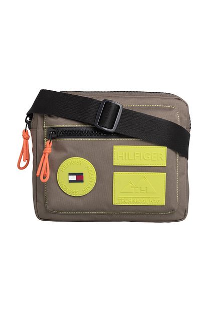 Tommy Hilfiger Erkek Outdoor Nylon Crossover Postaci Cantasi Am0am05708 Trendyol
