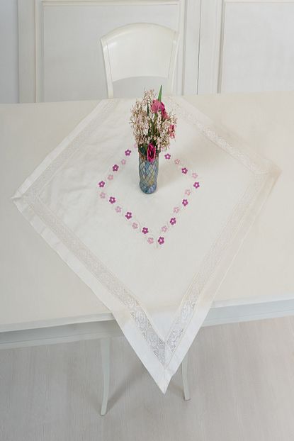 Odel Home Buldan Ipegi Pembe Islemeli Inci Masa Ortusu Trendyol